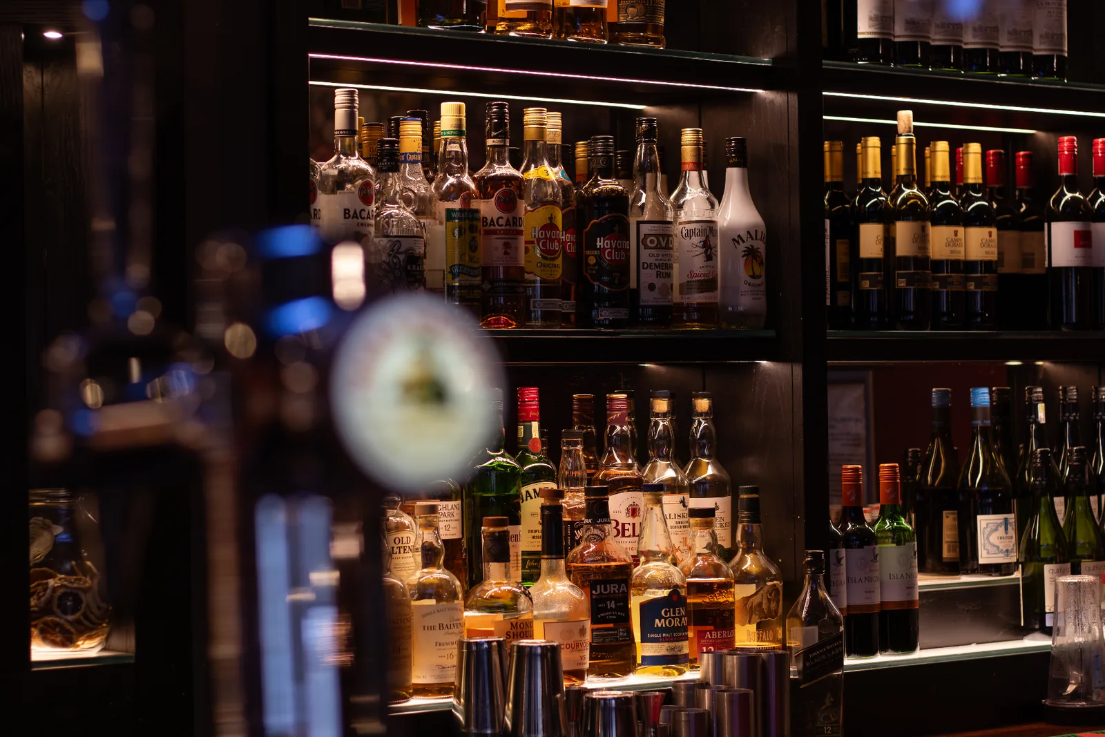 The bar at Hammerman's